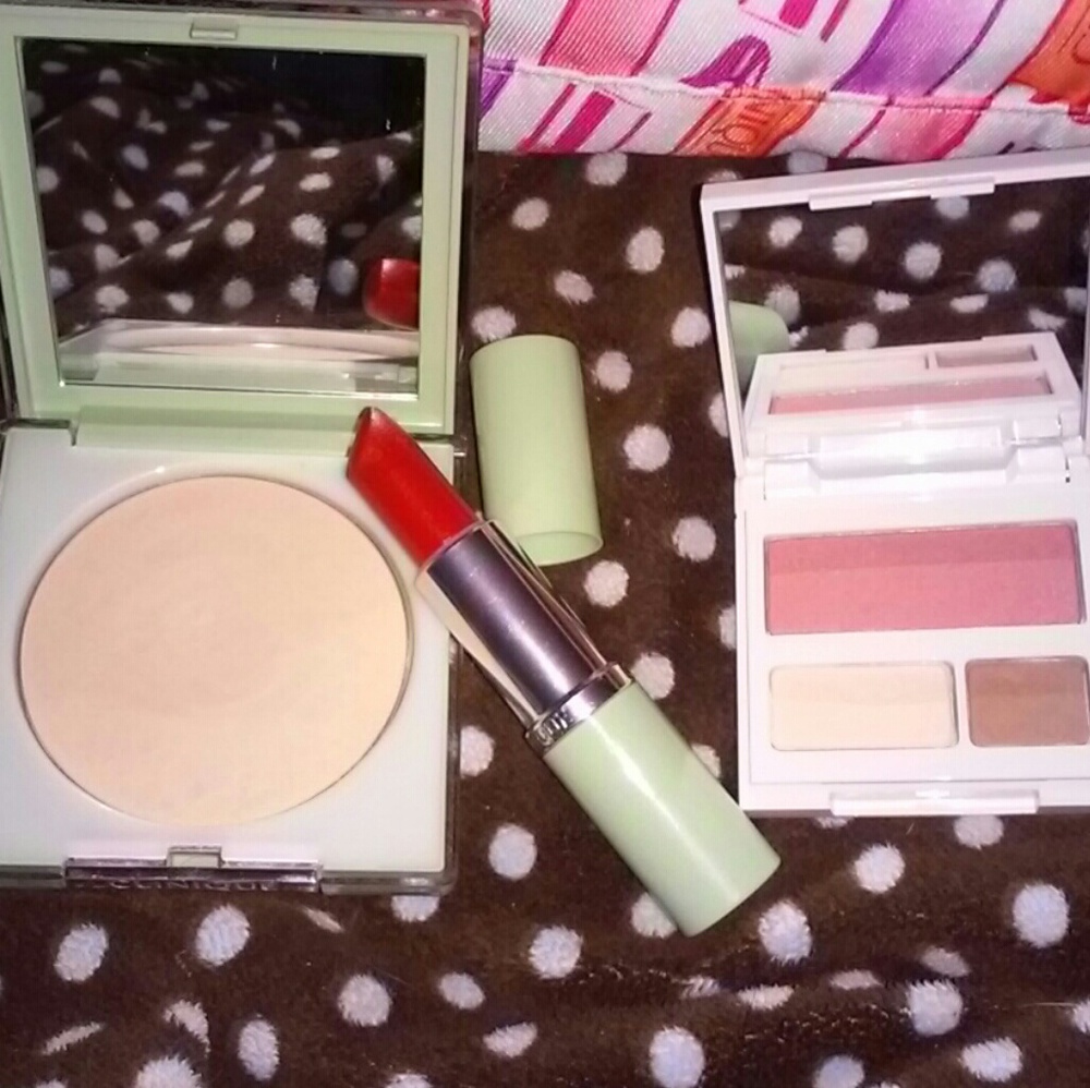 Clinique Bundle ๐ - Picture 2 of 5